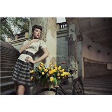 Картина на холсте по фото Модульные картины Печать портретов на холсте Девушка с тюльпанами - Черно-белые фотообои