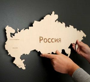 karta-mira-na-stenu-iz-dereva-6